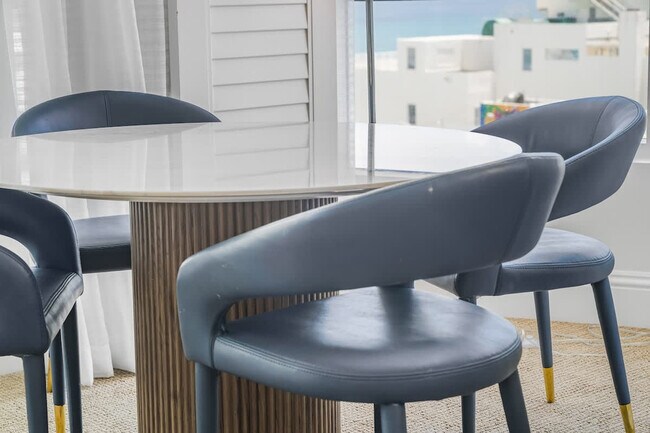 Building Photo - 4401 Collins Ave