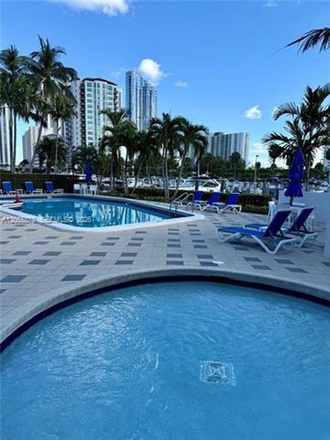 Building Photo - 456 Poinciana Island Dr
