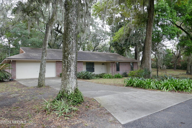 Building Photo - 8131 Fort Caroline Rd