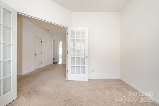 Building Photo - 10327 Snowbell Ct