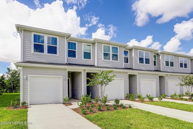 Building Photo - 563 Holly Lks Dr