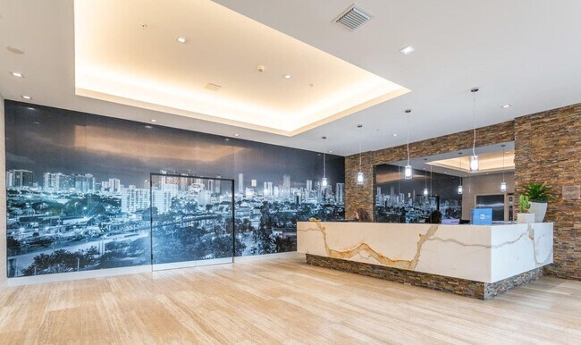 Building Photo - 729 Northwest Dr