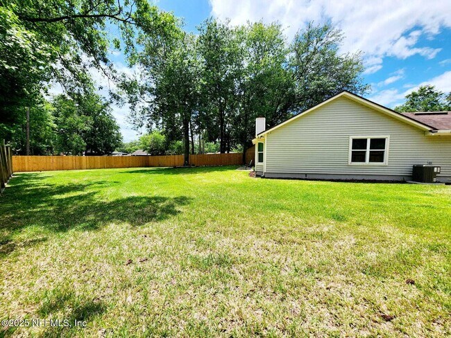 Building Photo - 3910 Karissa Ann Pl E