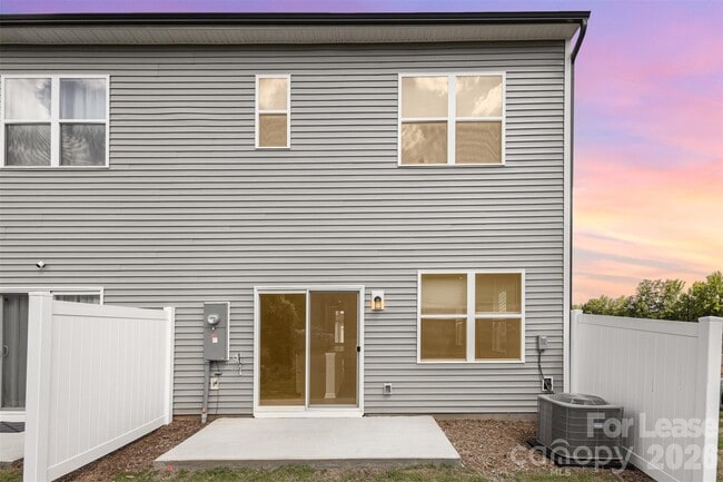 Building Photo - 3103 Hutton Gdns Ln