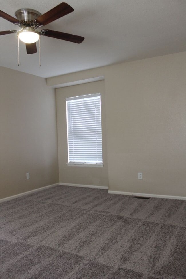 Building Photo - Stunning 3 BR/3 BA in Stockbridge At Meridian Community!