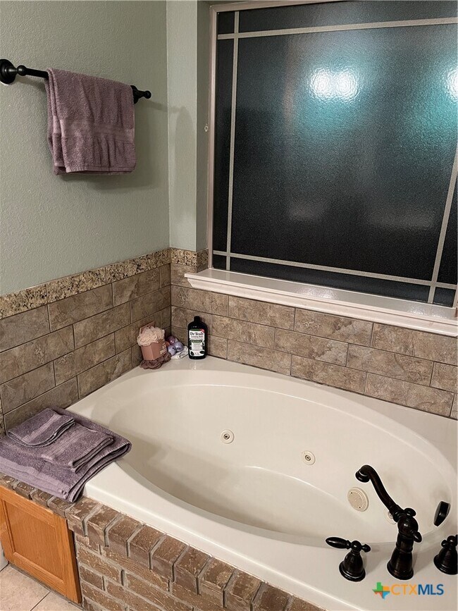 Building Photo - 5504 Eldie Ct