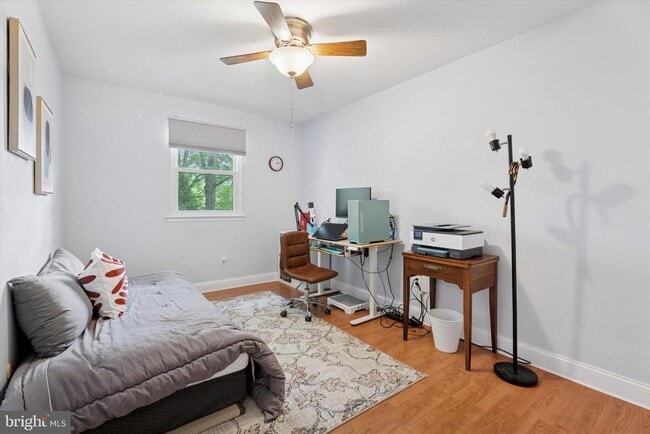 Building Photo - 205 Woodside Cir