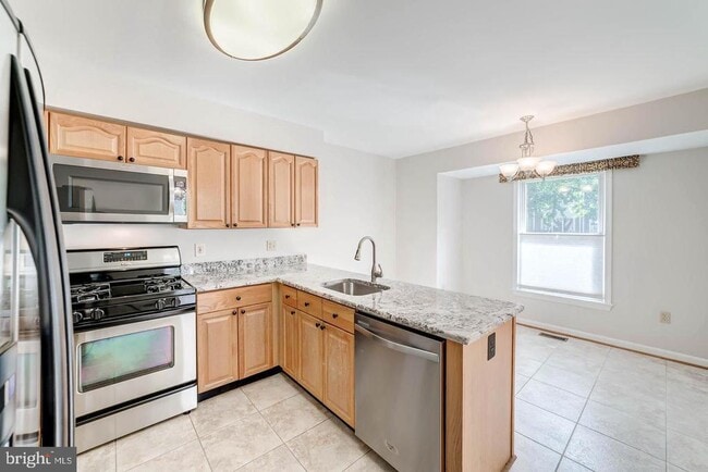 Building Photo - 7208 Burton Hill Ct