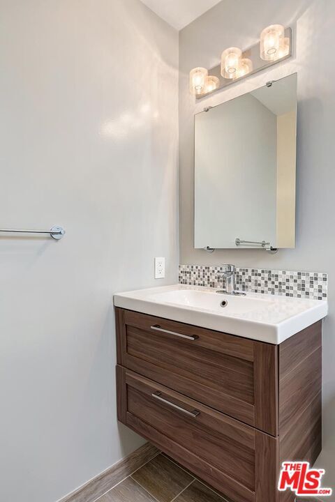 Building Photo - 1710 Malcolm Ave