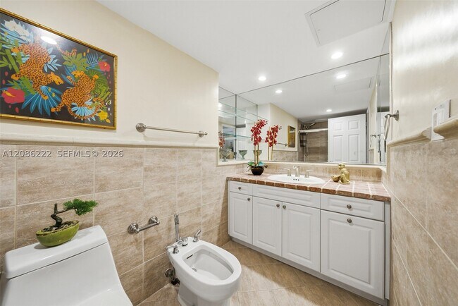 Building Photo - 5401 Collins Ave