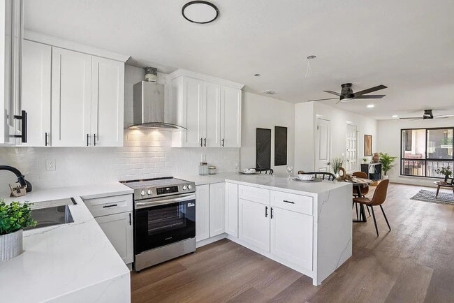 Building Photo - "Charming 1-Bedroom Retreat in the Heart of San Jose's Vibrant Community!"
