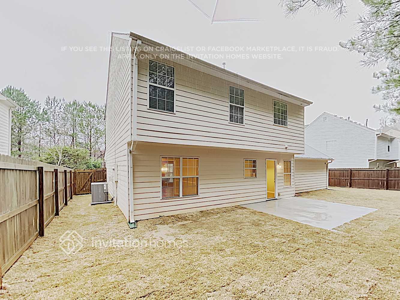 Building Photo - 690 Castlebrooke Dr SE