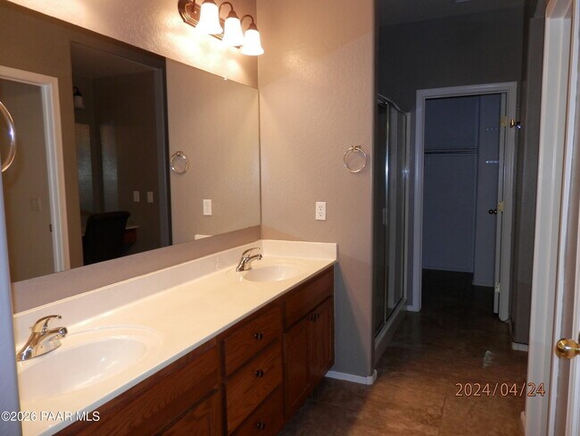 Building Photo - 7036 N Lantern Ln E