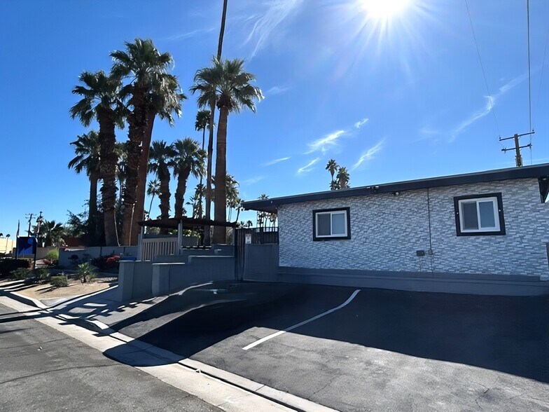 Building Photo - 36947 Melrose Dr