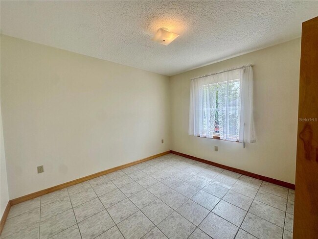 Building Photo - 709 S Lake Starr Blvd