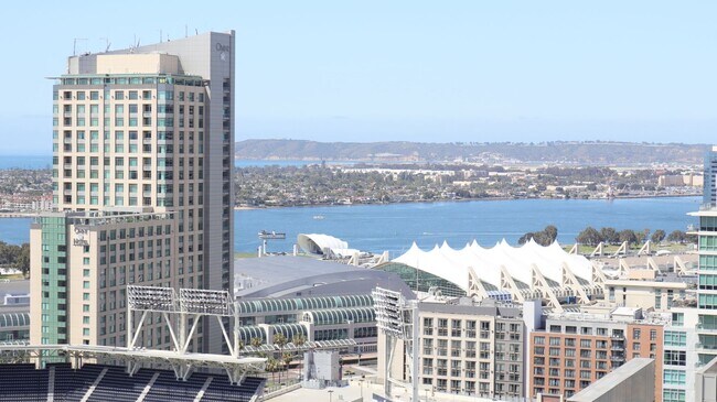 Building Photo - Downtown San Diego 1 bedroom 1 bath apartment For Rent