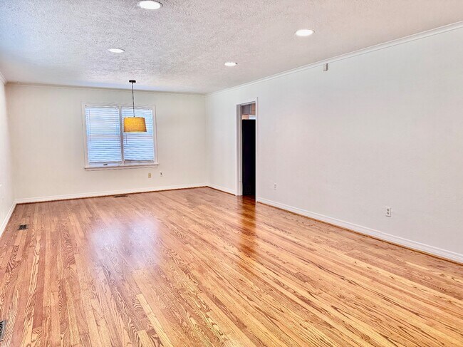 Building Photo - 2724 NW 33rd St