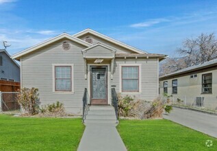 Building Photo - Charming 2 bed 1 bath Home in Oildale $1,...