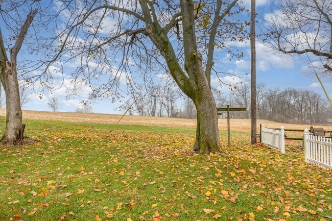 Building Photo - Beautiful updated 3/4 bedroom farmhouse