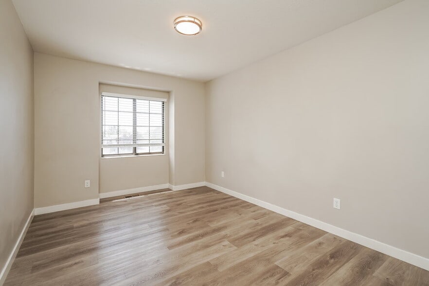 Building Photo - 149 N 400 W
