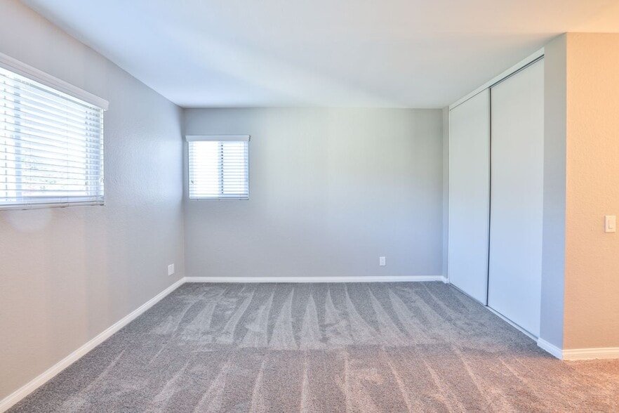 Building Photo - 9369 Silverleaf Way