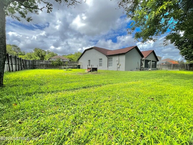 Building Photo - 11395 Aston Hall Dr
