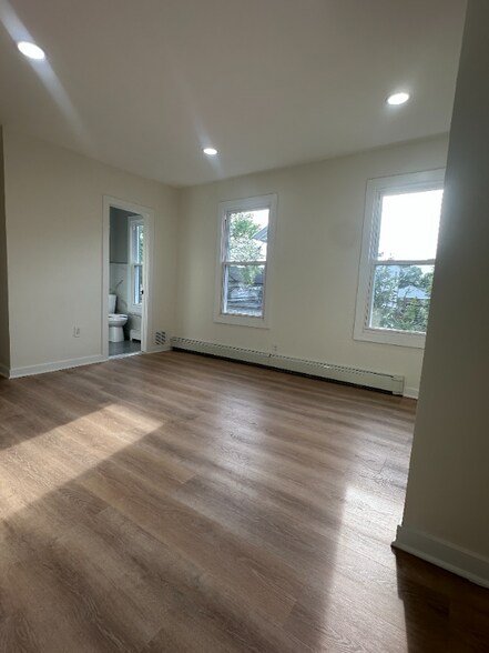 Building Photo - 541 Jefferson Ave