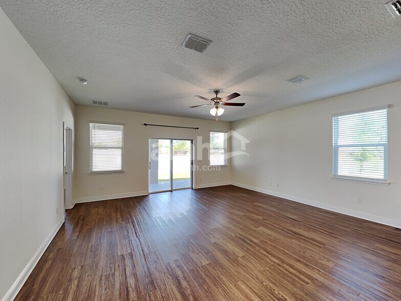 Building Photo - 1306 Celery Ave