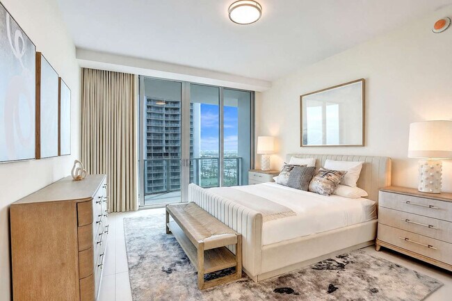 Building Photo - 3100 N Ocean Dr