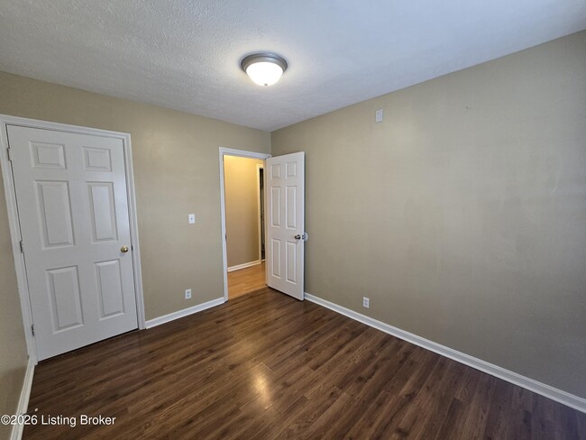 Building Photo - 2405 Blankenbaker Rd