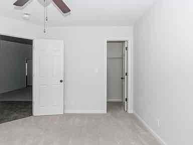 Building Photo - 2409 Fleming Dr