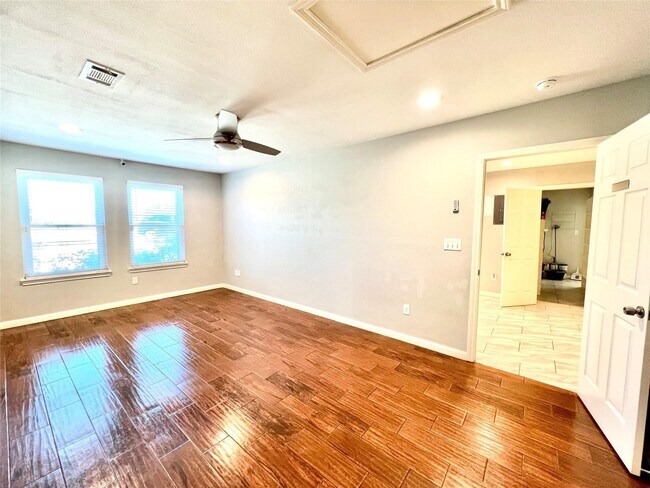 Building Photo - 5302 Treaschwig Rd