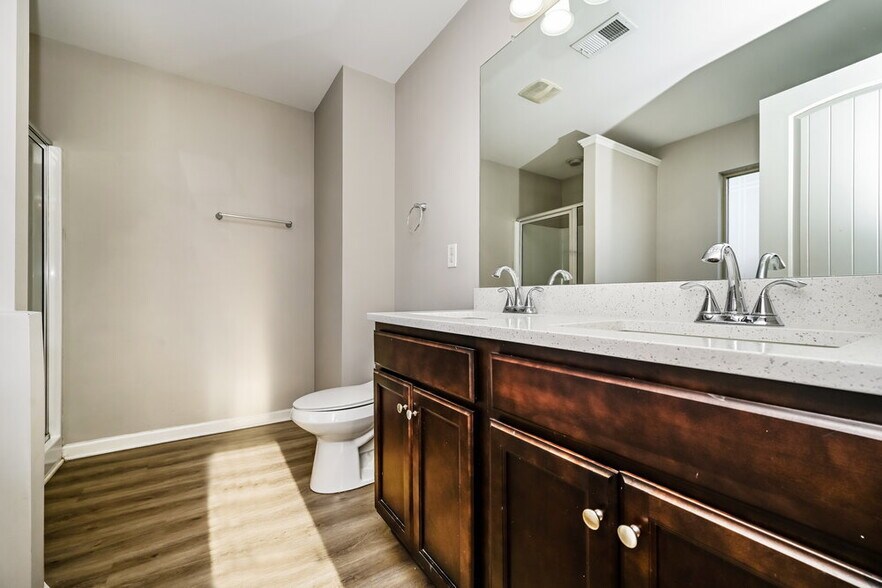 Building Photo - 706 Galveston Way