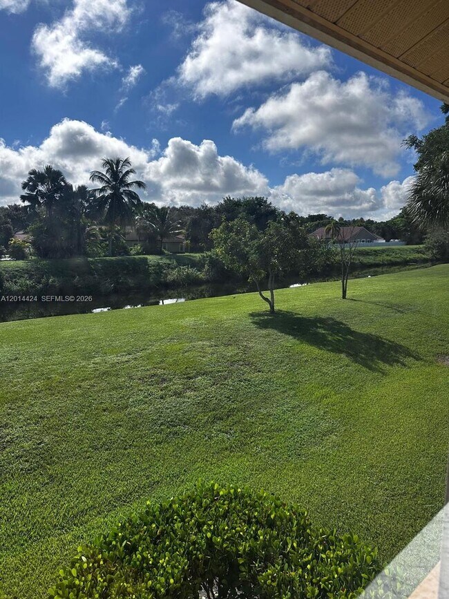 Building Photo - 979 Coral Club Dr