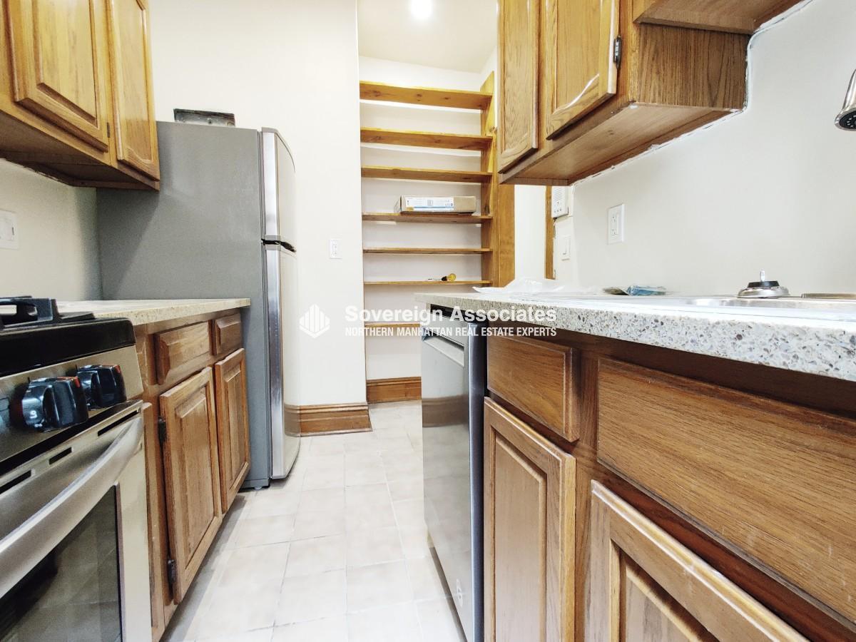 Building Photo - 64 W 108th St