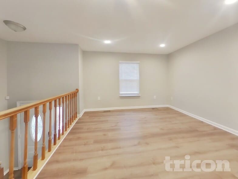 Building Photo - 1010 Allward Dr