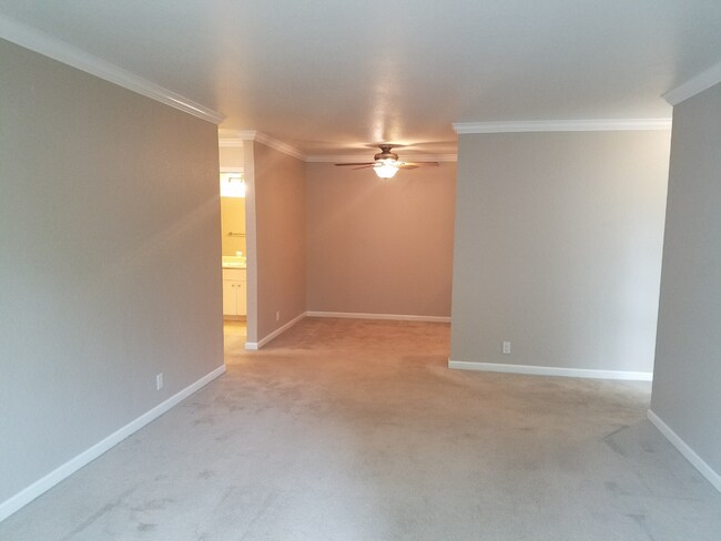 Building Photo - 1 Bed 1 Bath Condo In Walnut Creek