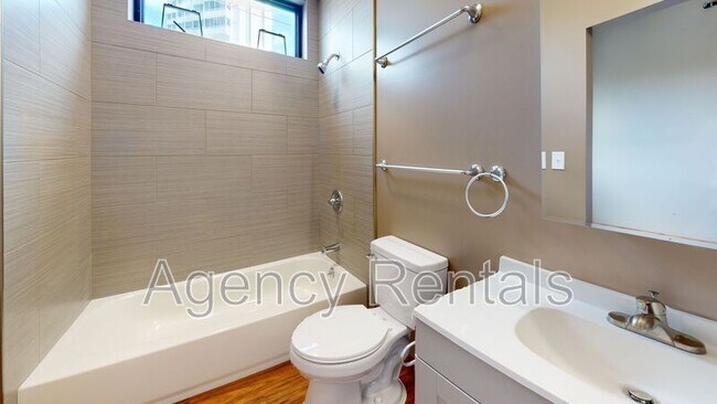 Building Photo - 1407 Pensacola St