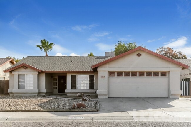 Building Photo - 8621 W Willow Ave