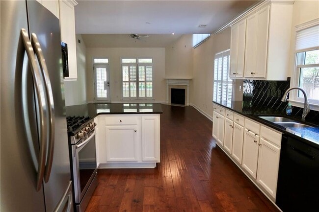 Building Photo - 515 Village Arbor Park NW