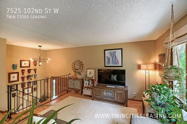 Building Photo - 7525 W 102nd St
