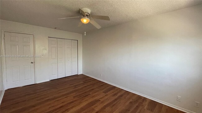 Building Photo - 918 SW 74th Ave