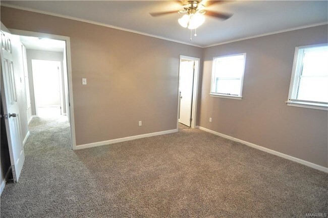 Building Photo - 334 Dee Dr