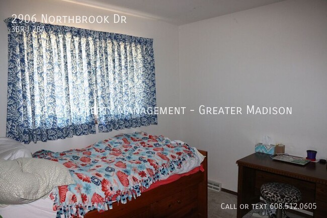 Building Photo - 2906 Northbrook Dr