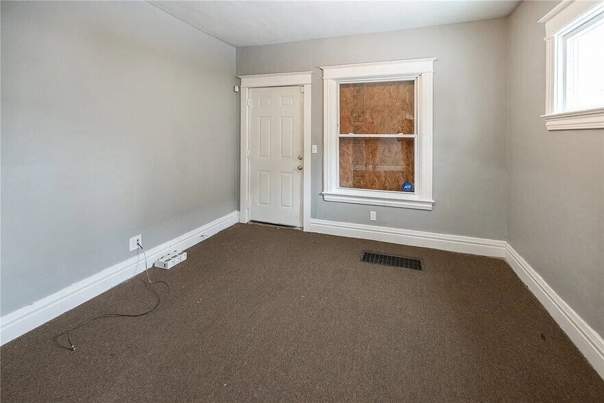 Building Photo - 130 Weyl St
