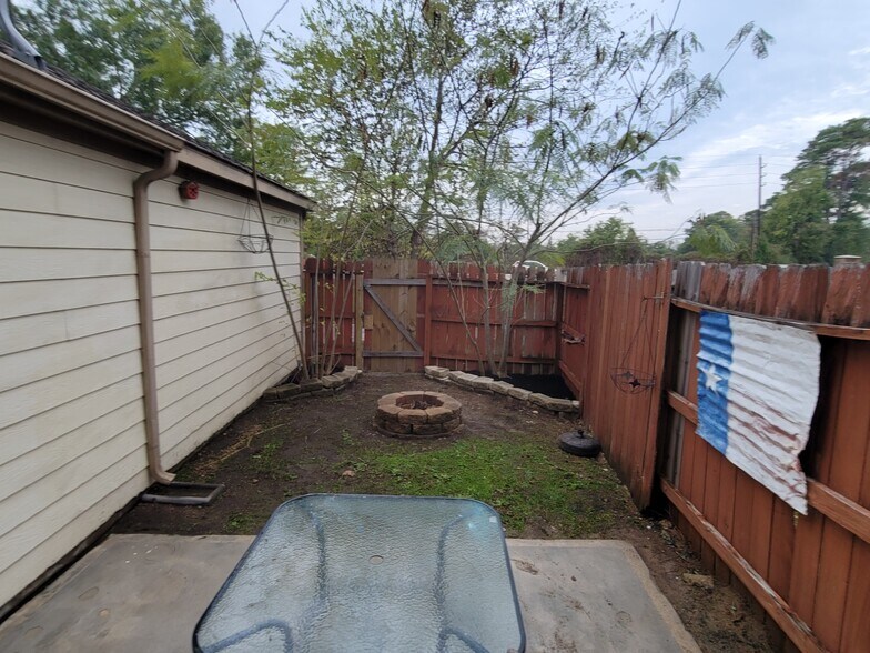 Building Photo - 23631 Twisting Falls Drive