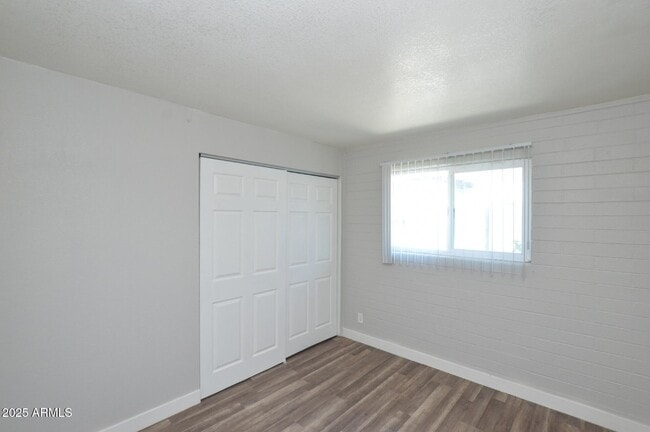 Building Photo - 6044 N 21st Ave