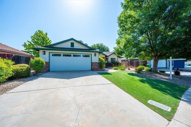 Building Photo - 836 Casals Dr