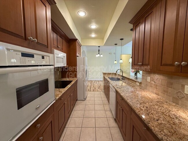 Building Photo - 10075 Gate Pkwy N