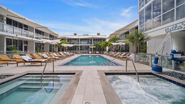 Building Photo - 1100 Biscayne Blvd